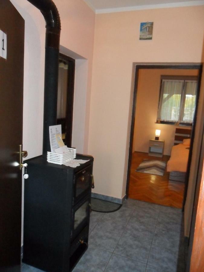 Studio Apartment Ivona & Tin Slunj Exterior foto